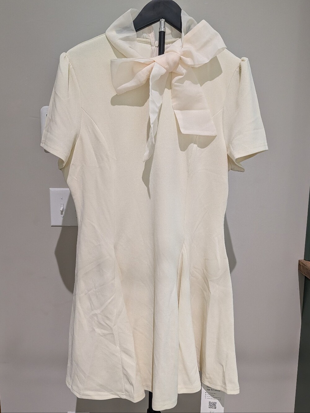 Cider Women's Cream Tie-Neck Short Sleeve Dress NWT